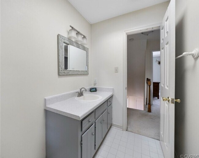 Building Photo - 517 Coralberry Dr