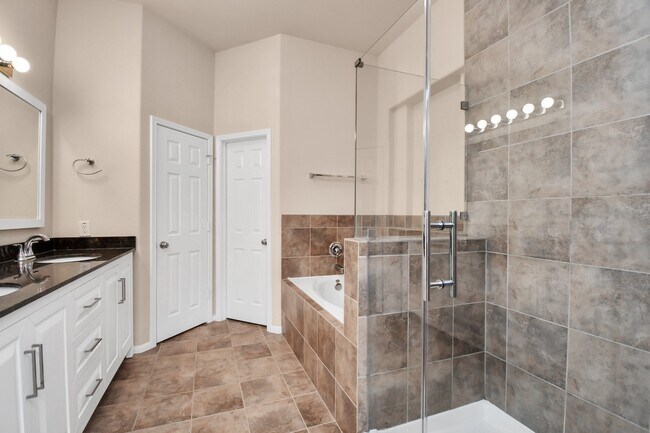 Building Photo - 2202 Waterford Park St