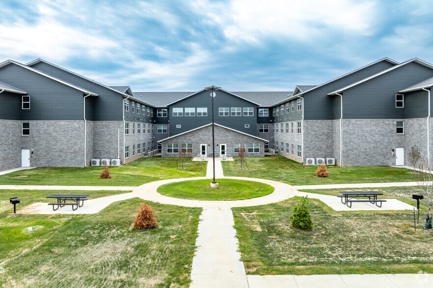 Primary Photo - Alice Place West Burlington