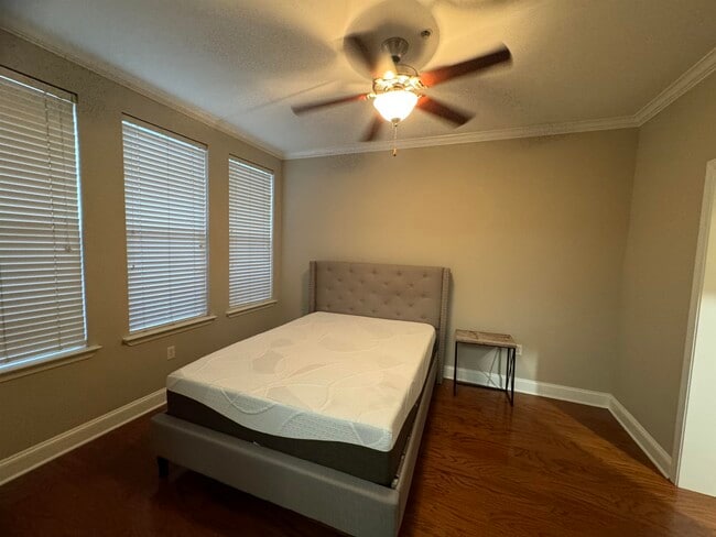 Building Photo - 70 W Carolina Ave