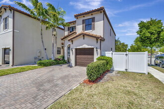 Building Photo - 6028 Pine Tree Way