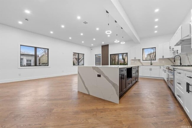 Building Photo - 357 Hamilton Ave