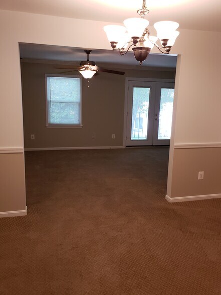 Building Photo - 9164 Broken Oak Pl