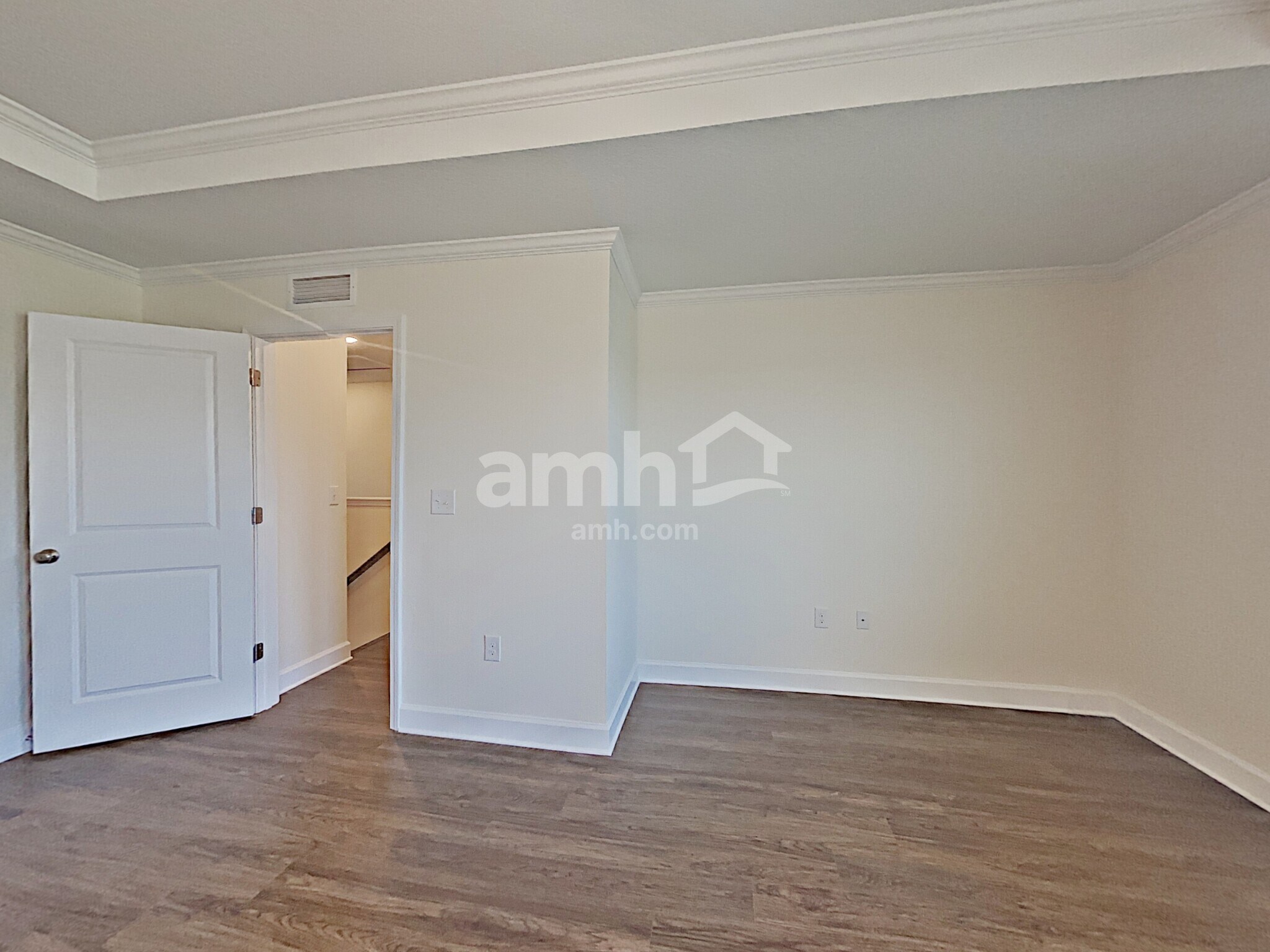 Building Photo - 310 Pine Terrace Dr