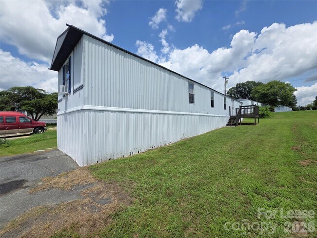 Building Photo - 6870 Frankfurt Dr