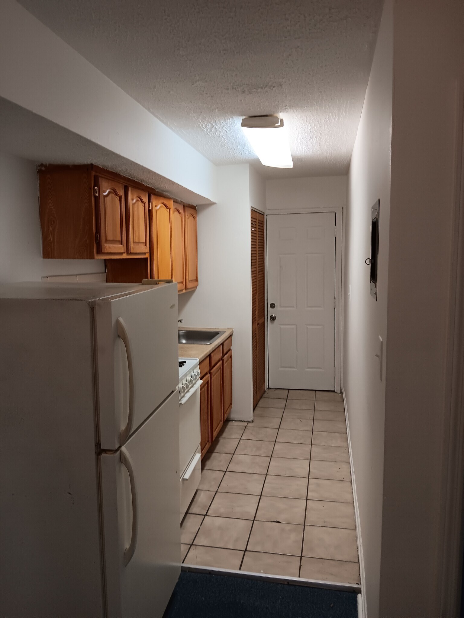 Building Photo - 4223 Brooks St NE