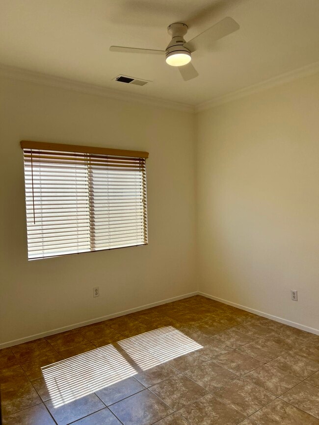 Building Photo - 728 Mira Grande
