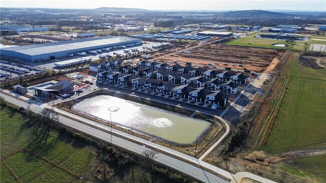 Building Photo - 1110 Emilia Ave