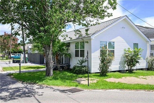 Building Photo - 401 Nursery Ave