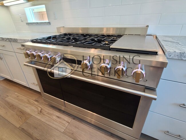 Building Photo - Luxurious Newer Construction Rental Home I...