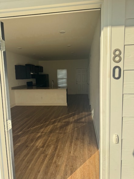 Building Photo - 80 Mason Ct