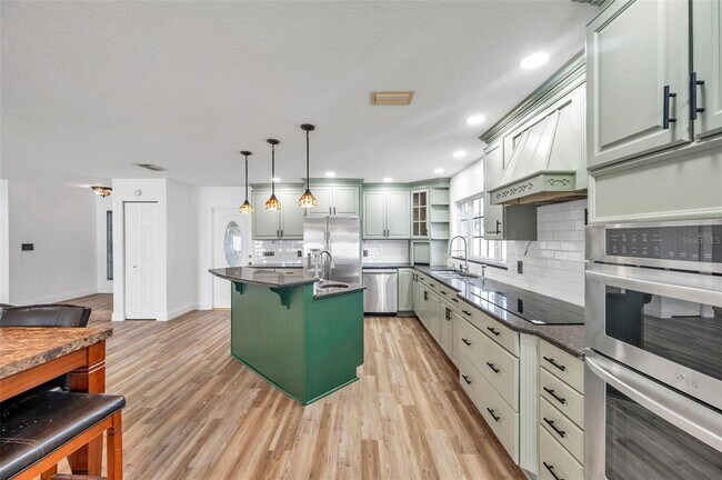 Building Photo - 1520 Windmill Pointe Rd