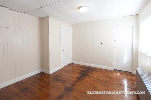 Building Photo - 28 Monmouth St