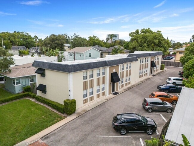 Building Photo - Orlando - 2 Bedroom, 1 Bathroom - $2195.00