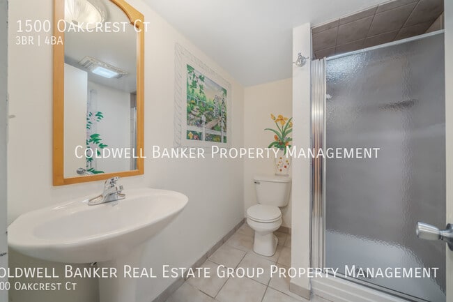 Building Photo - 1500 Oakcrest Ct