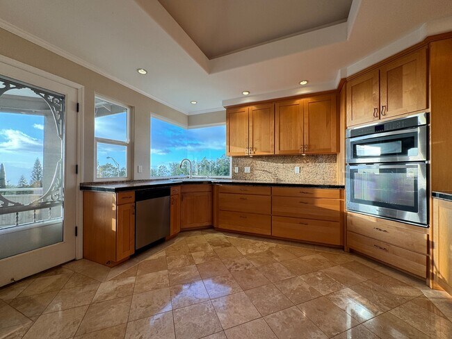 Building Photo - 24 Paliuli Way