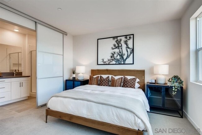Building Photo - Coming Soo!! Beautiful 4bed/3bath Townhome in Fashion Valley **Move in Special Half off 1st month...