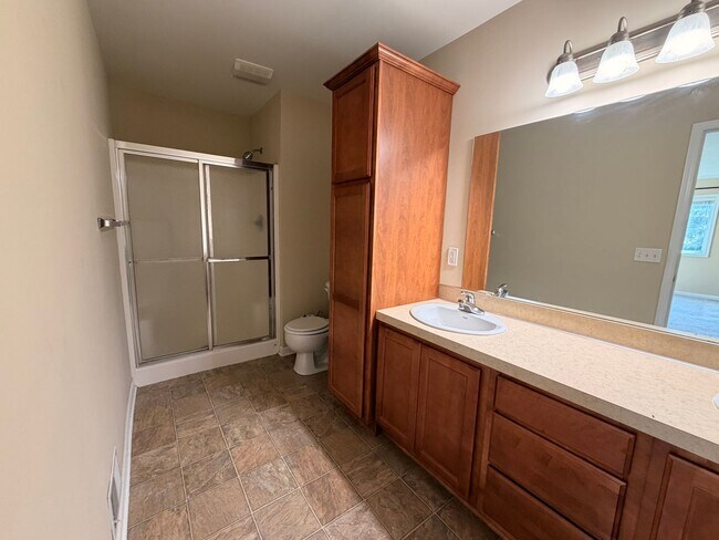 Building Photo - 3050 Ledgestone Pl NE