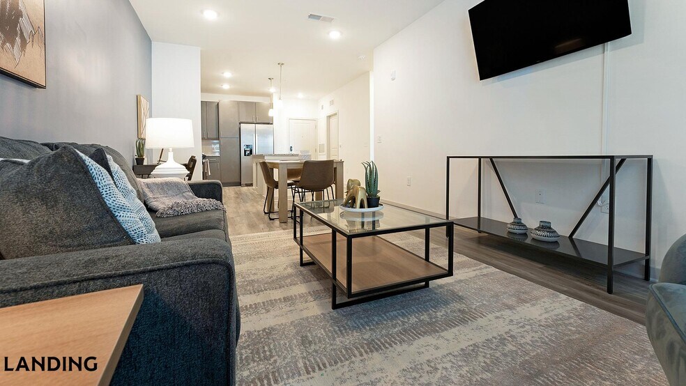 Building Photo - 6000 Front St