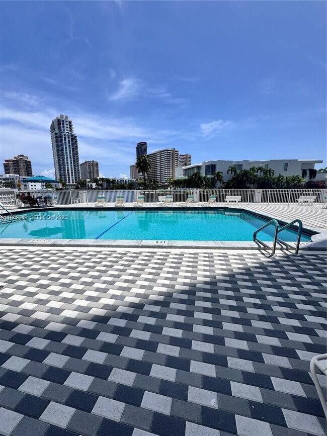 Building Photo - 137 Golden Isles Dr