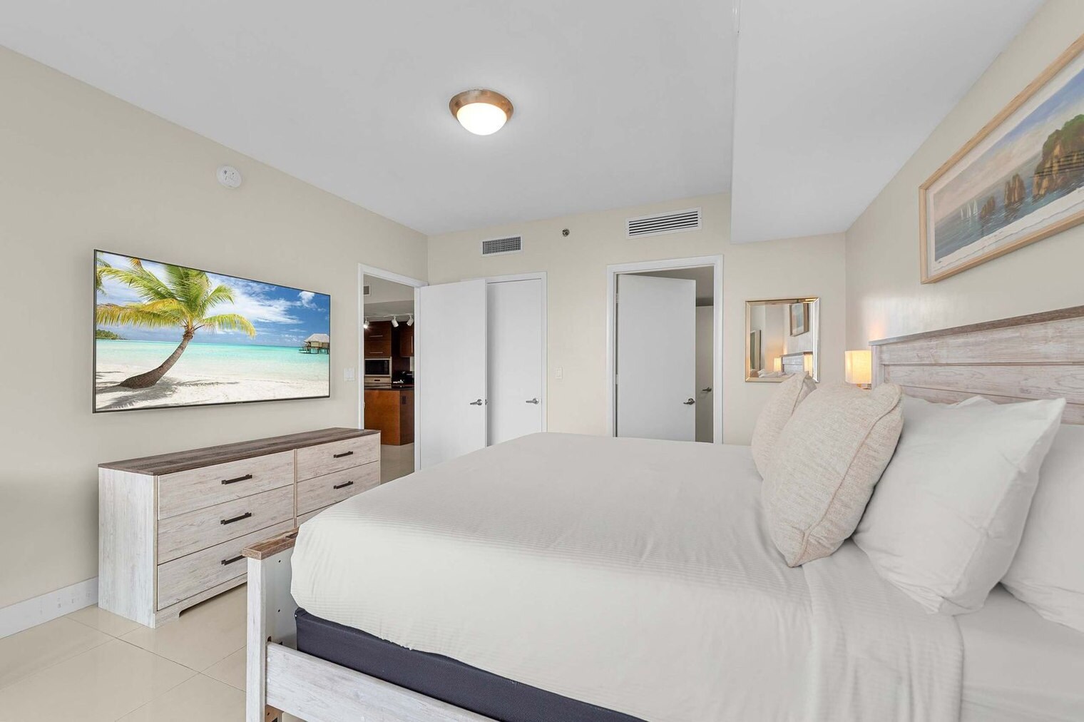 Building Photo - 485 Brickell Ave