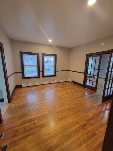 Building Photo - 282 Genesee St