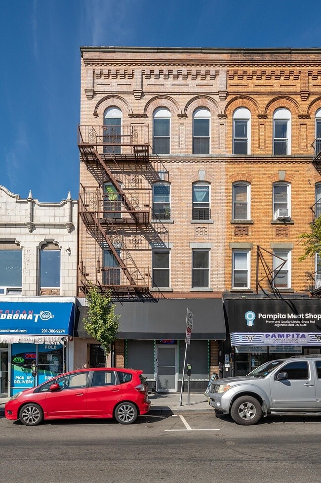 Primary Photo - 391 Central Ave