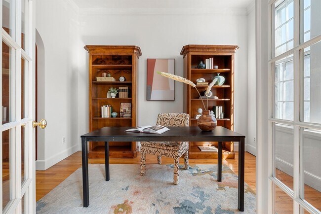 Building Photo - 120 Beacon St