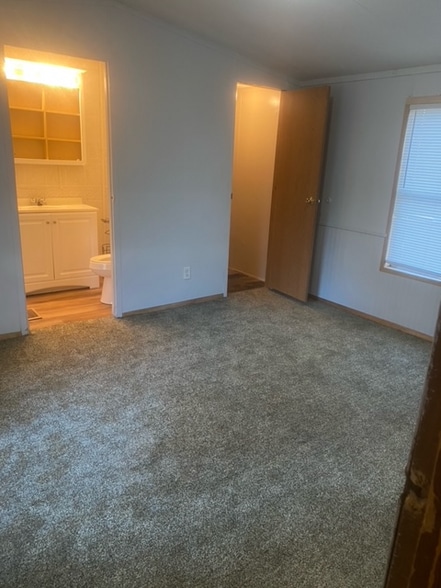 Building Photo - 700 Beck Rd