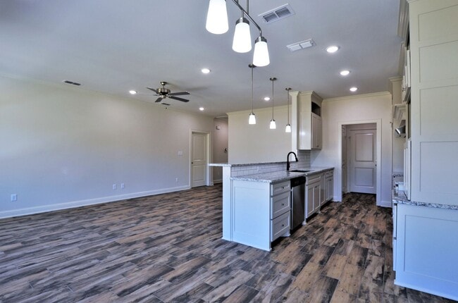 Building Photo - Coming Soon! 3/2/2 in Whitehouse ISD!!