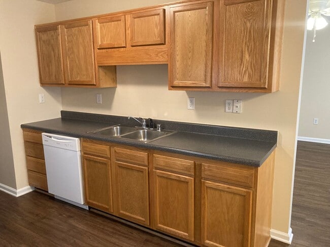 Building Photo - 109 Kestrel Ct