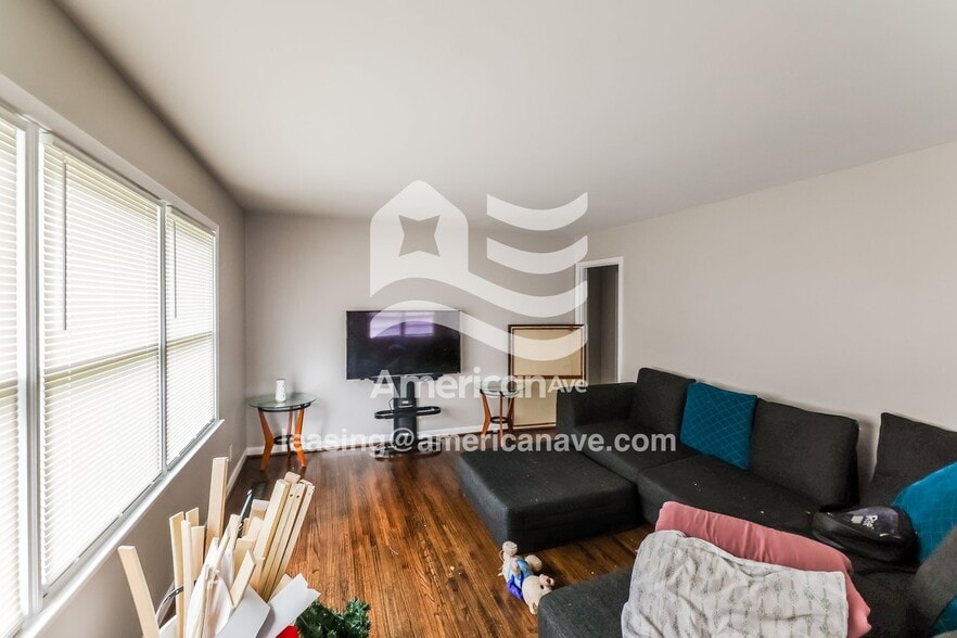 Building Photo - 620 86th St S