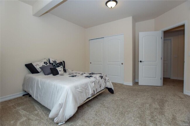Building Photo - 3646 Como Ct