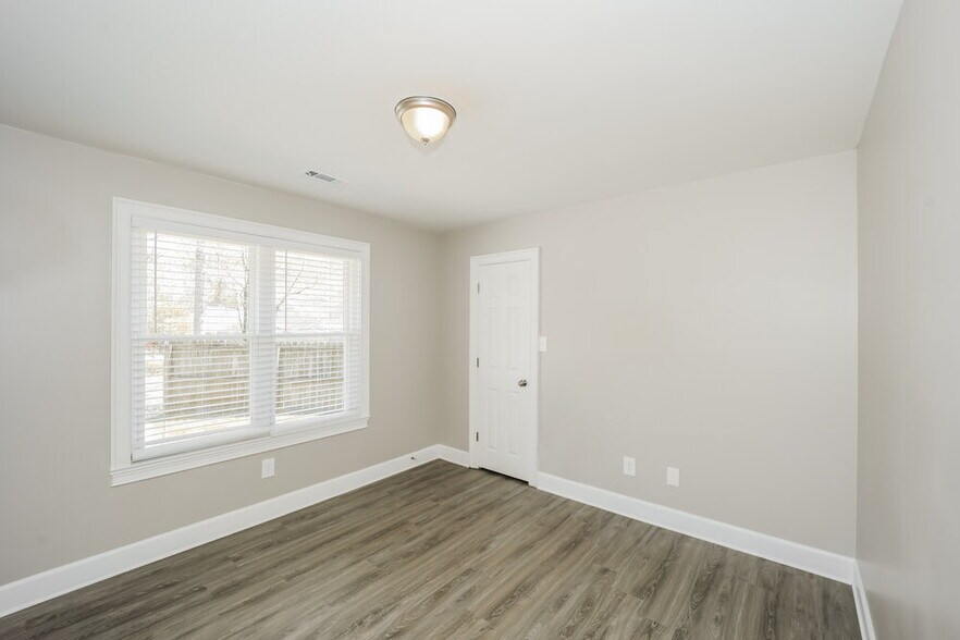 Building Photo - 110 Glenridge Dr