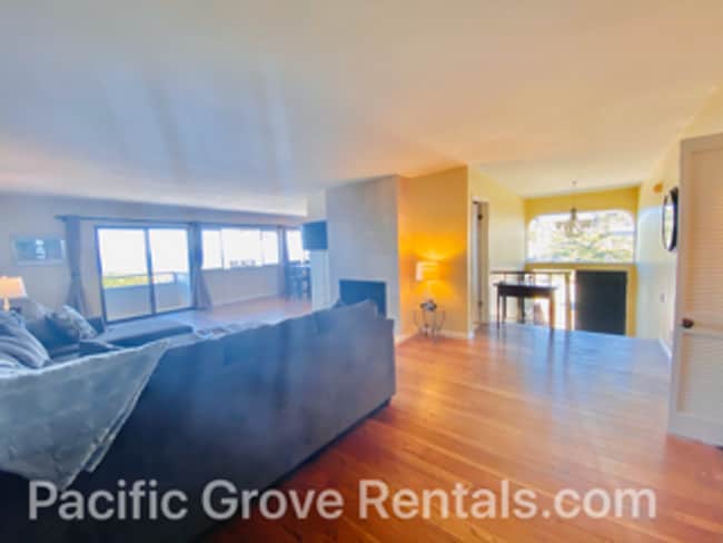 Building Photo - Amazing Views from this 3-Bedroom 3 Bath C...