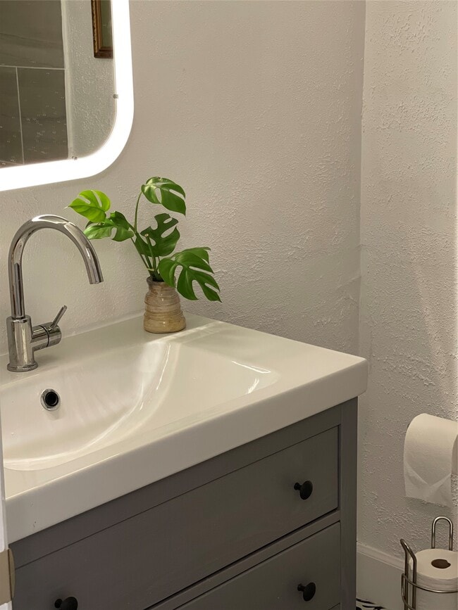 Building Photo - 3400 Timmons Ln