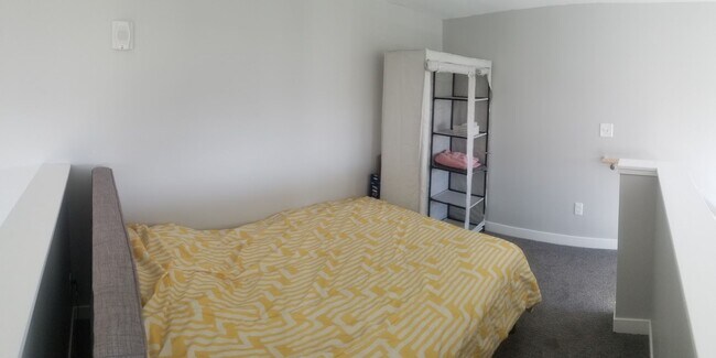 Building Photo - Apartments on Essex, U of M, Light Rail - ...