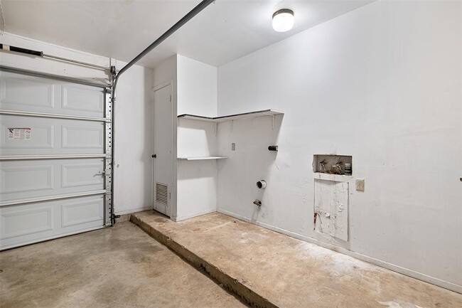Building Photo - 8801 Camelia Ln