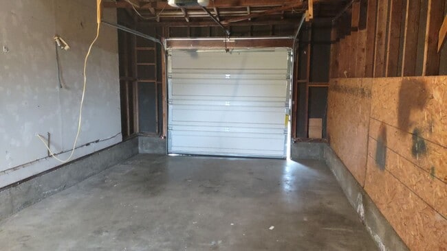 Building Photo - 5800 48th Ave