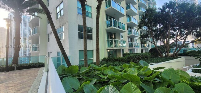 Building Photo - 31 SE 5th St