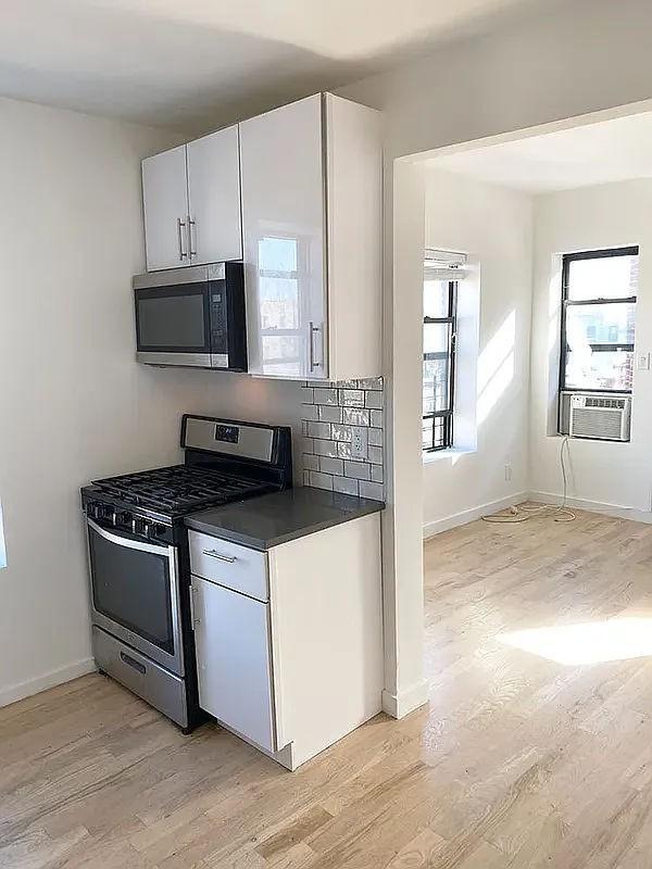 Building Photo - 3 bedroom in BROOKLYN NY 11226