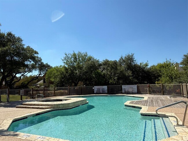Building Photo - 11901 Swearingen Dr