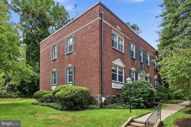 Building Photo - 500 E Lancaster Ave