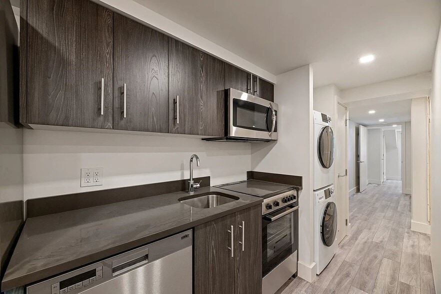 Building Photo - 167 Ludlow St