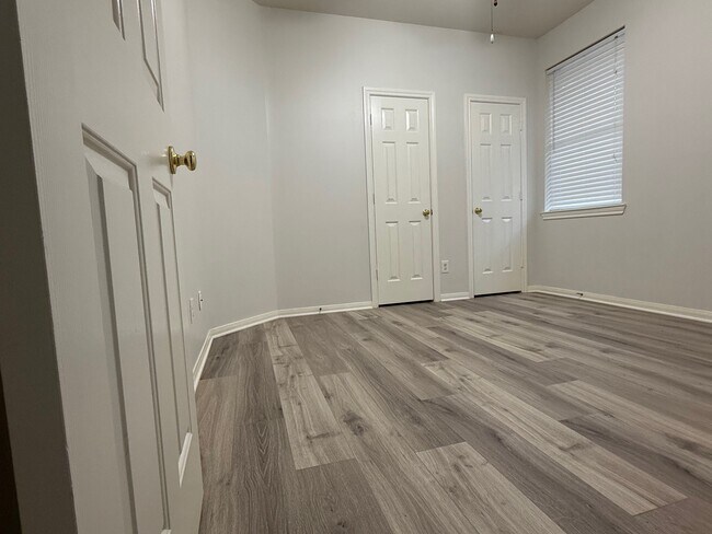 Building Photo - 3314 Worthington Dr