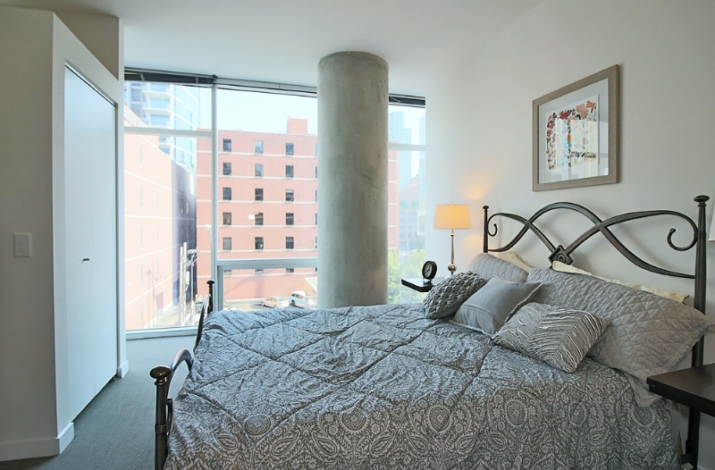 Building Photo - 798 N La Salle St