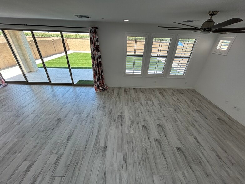 Building Photo - 4146 S Columbus Dr