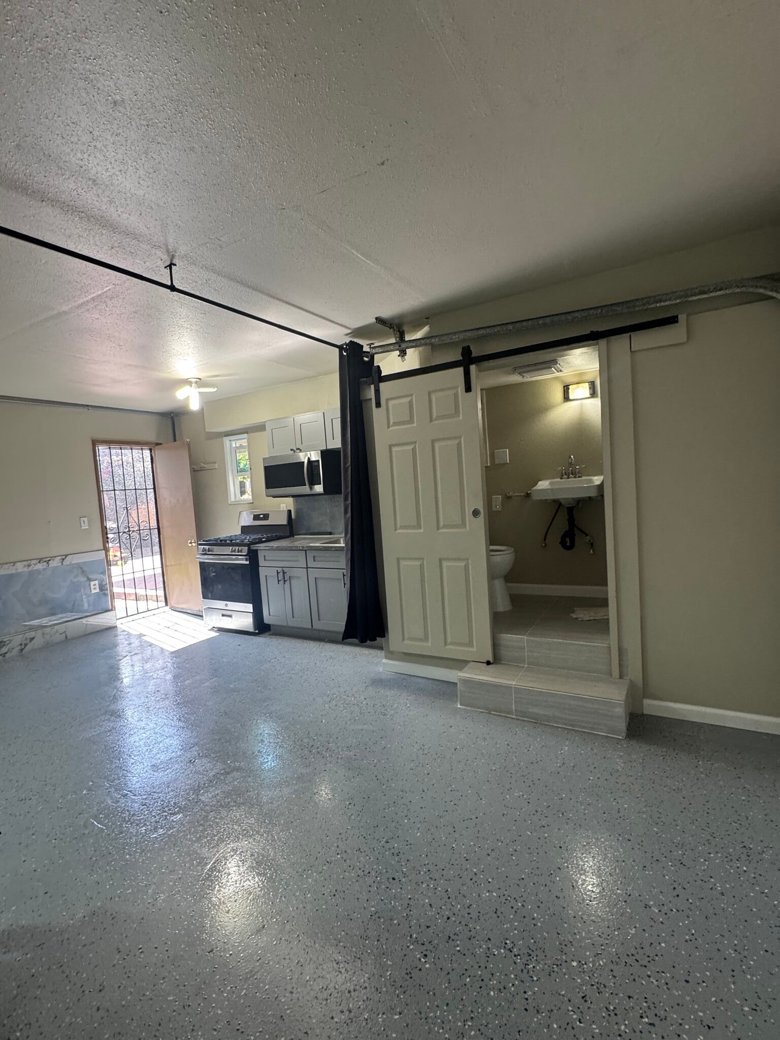 Building Photo - 1309 N Linwood Ave