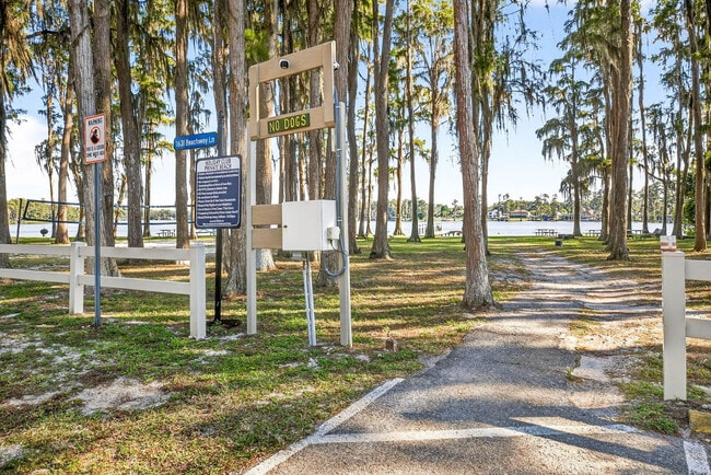 Building Photo - 1826 Beachway Ln