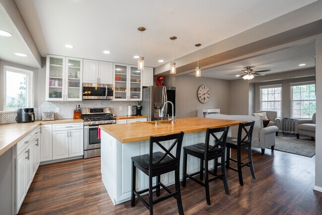 Building Photo - 850 Wuthering Heights Dr